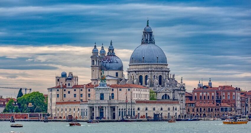 Yaz Dönemi Klasik İtalya Turu | Milano, Venedik, Floransa, Roma | Pegasus ile | 7 Gece 8 Gün | OT07