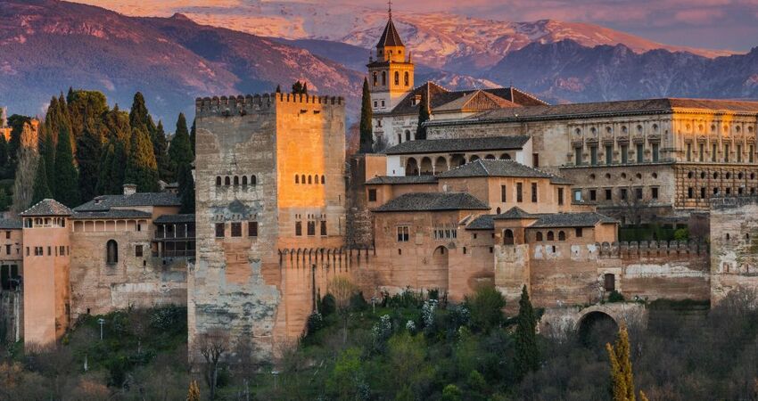 Yaz Dönemi Büyük İspanya Turu | Barcelona, Valencia, Granada, Madrid | Pegasus ile | 7 Gece 8 Gün | OT03