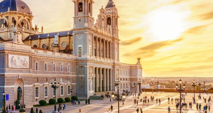 Elegant İspanya & Endülüs Turu - Pegasus Havayolları ile - 7 Gece 8 Gün - (MAD - BCN)